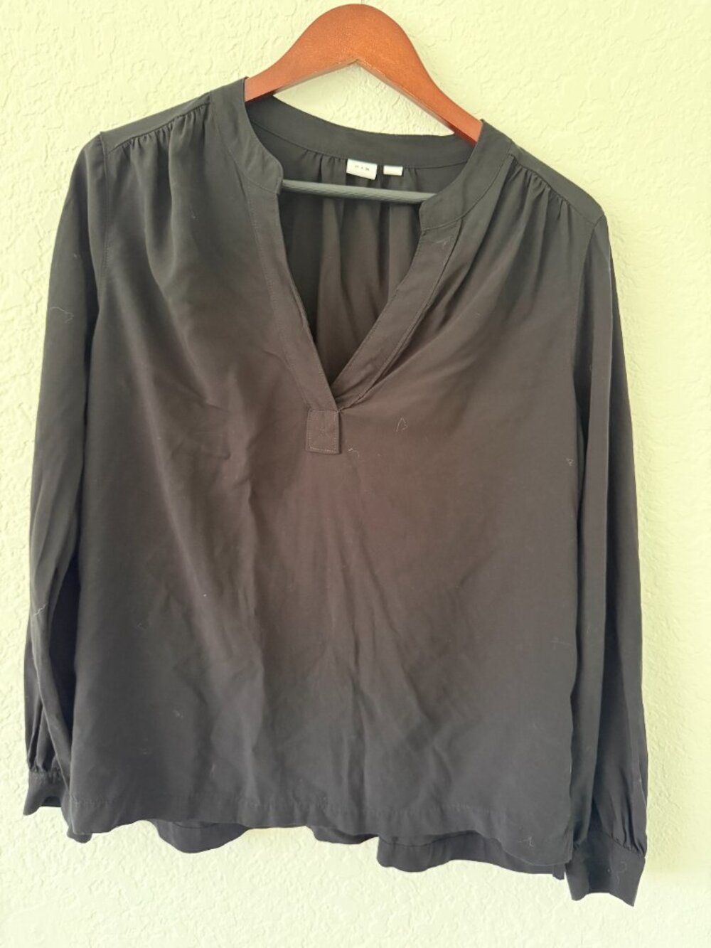 GAP Women's Long Sleeve V-Neck Blouse – True Black- M - Picture 9 of 10